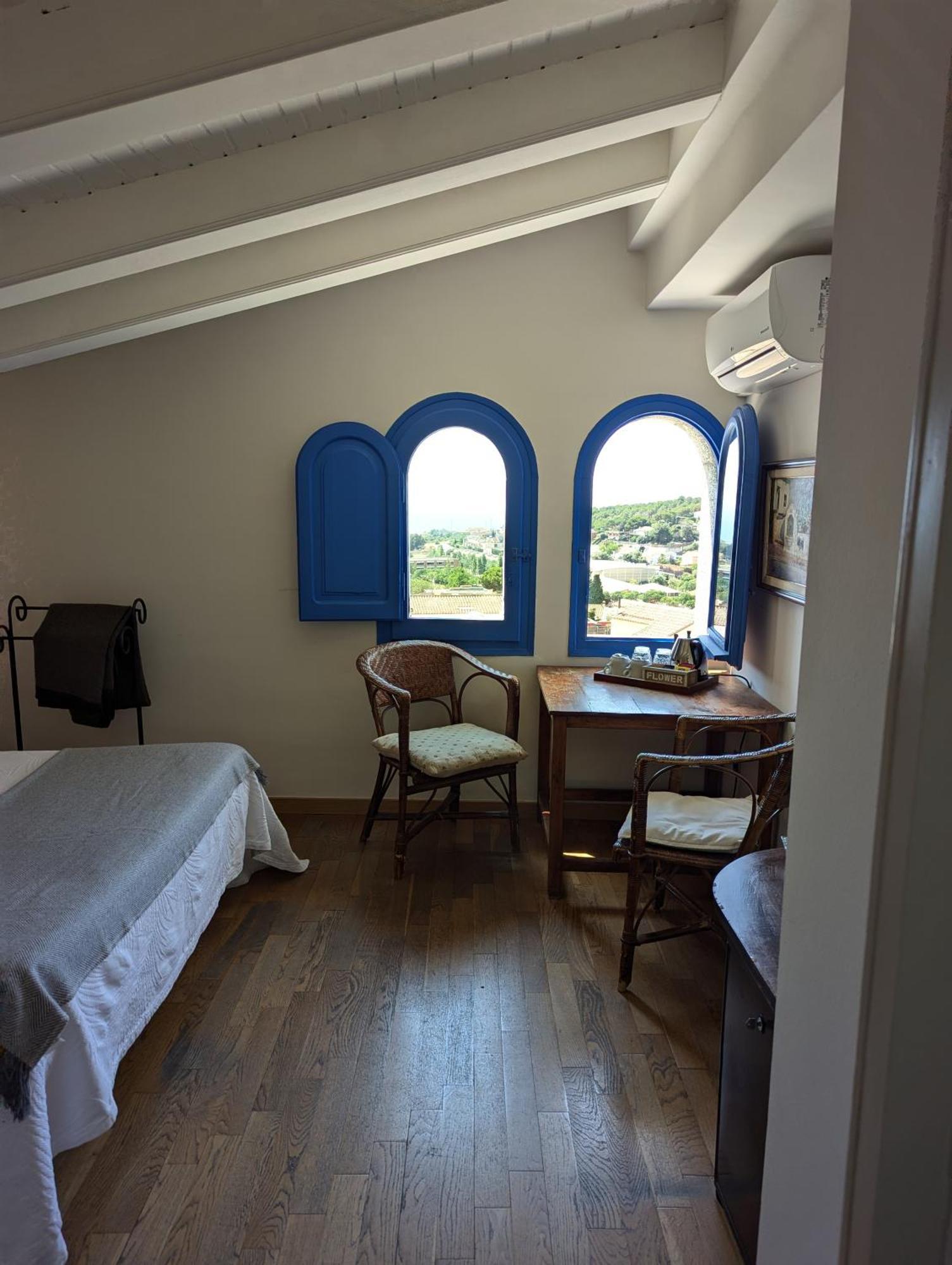 Hostal De La Placa - Hotel Boutique Cabrils Esterno foto