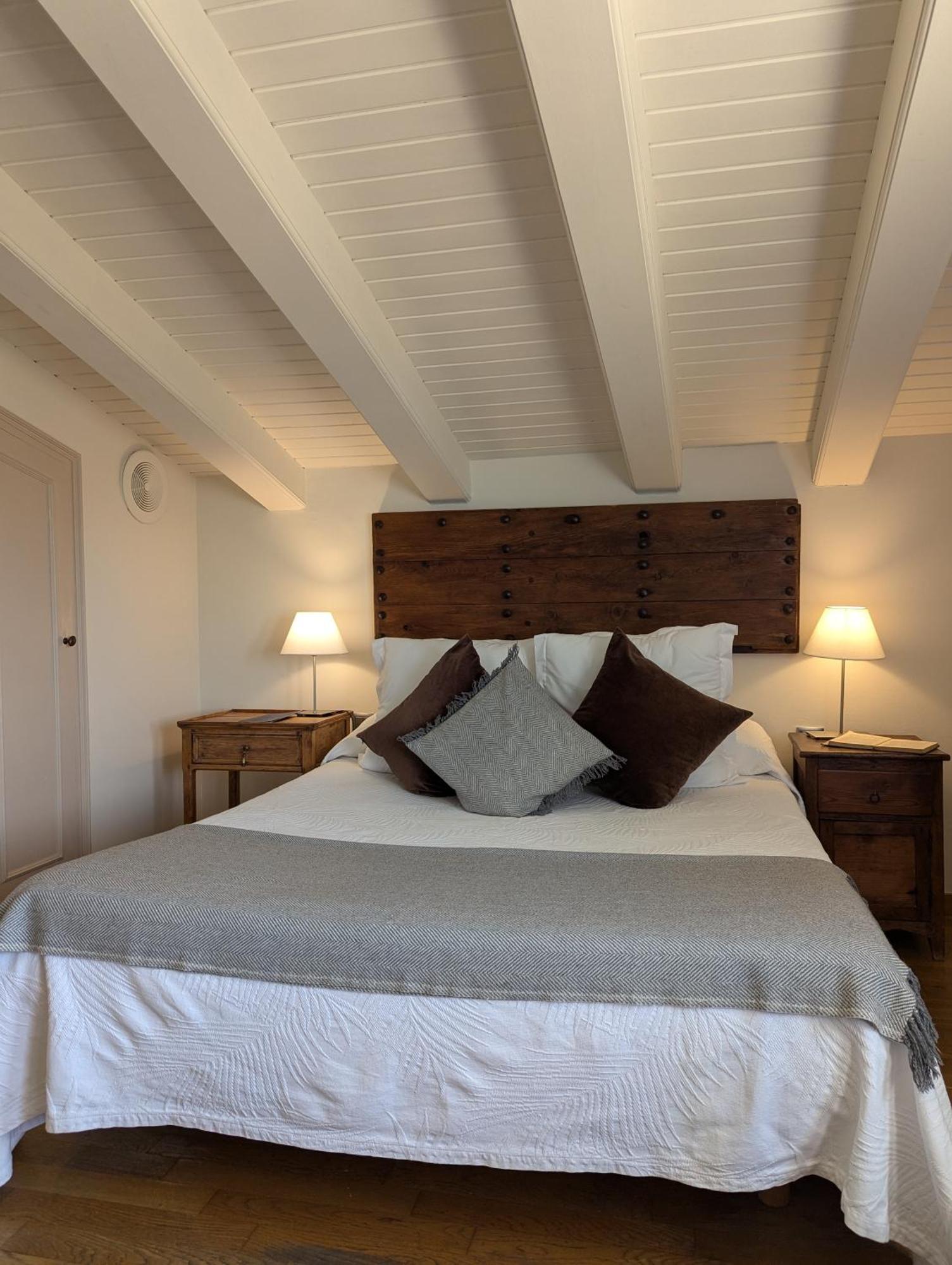 Hostal De La Placa - Hotel Boutique Cabrils Esterno foto