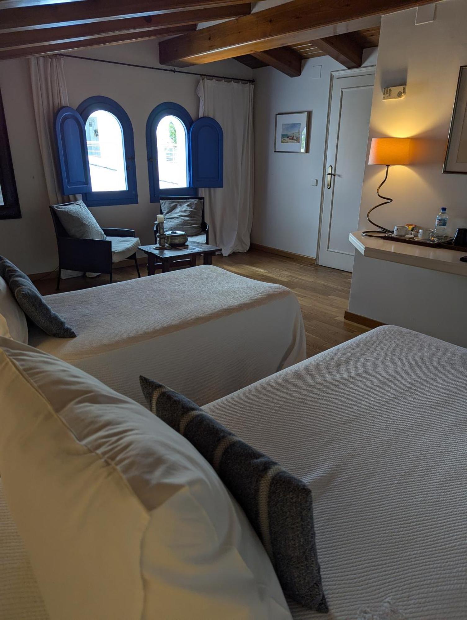 Hostal De La Placa - Hotel Boutique Cabrils Esterno foto