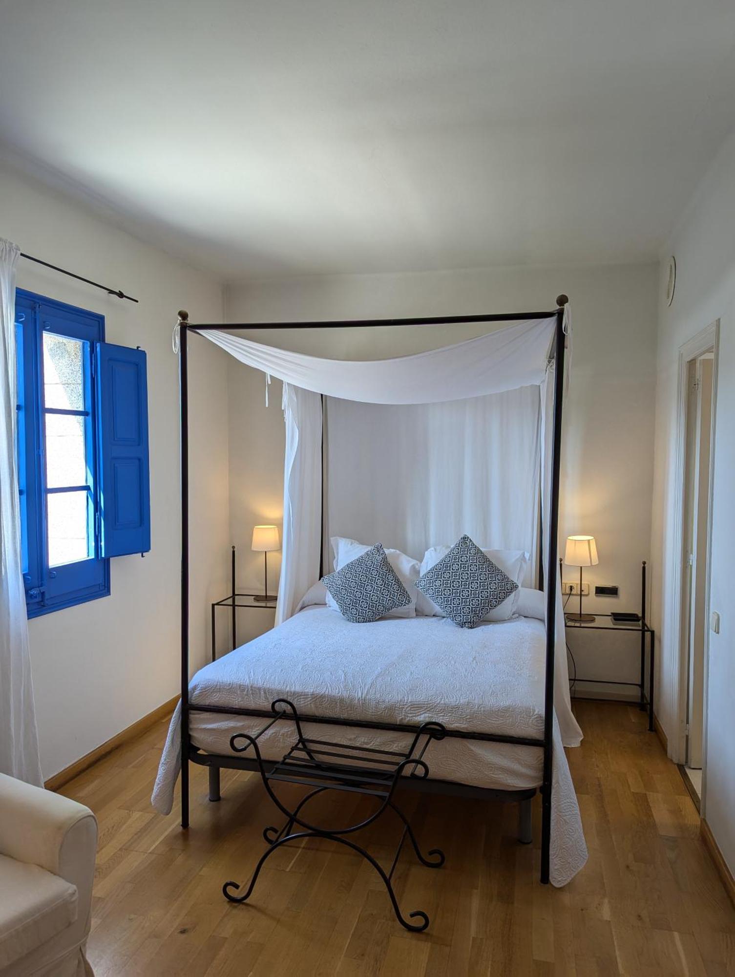 Hostal De La Placa - Hotel Boutique Cabrils Esterno foto